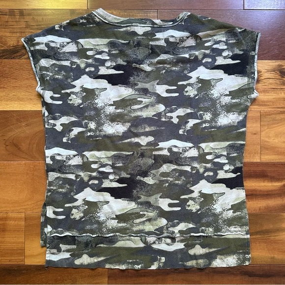 Rock & Republic Camo mesh top - Picture 5 of 6